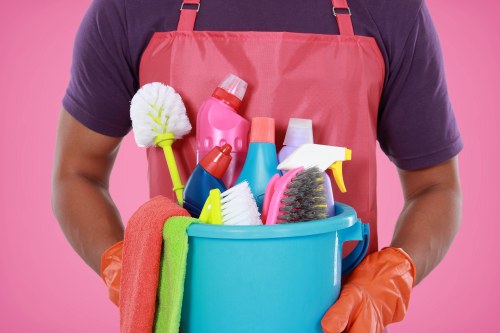 Responsible clearance of mixed household contents in SE15